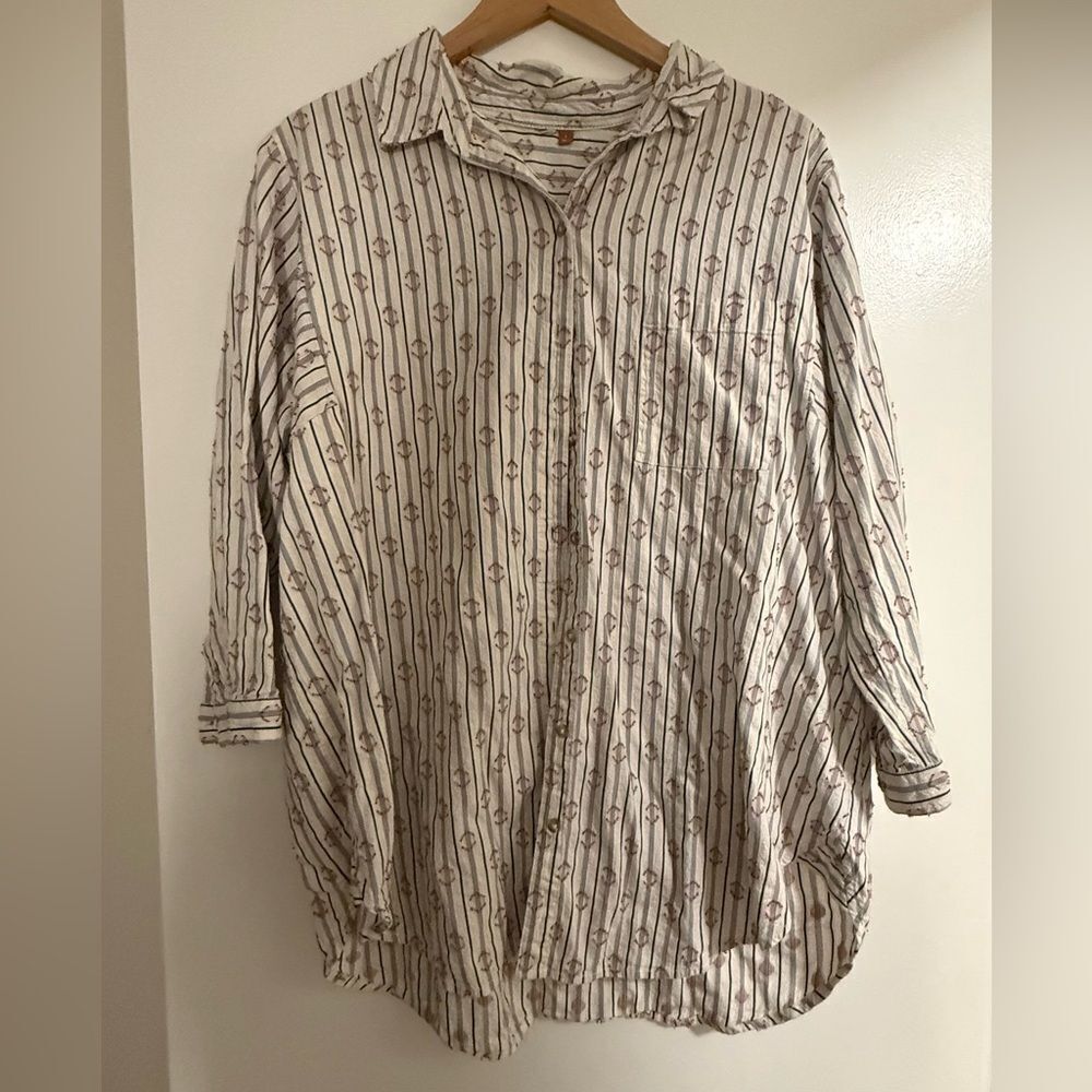Zara White and Blue Striped Button Down Shirt - Picture 1 of 4